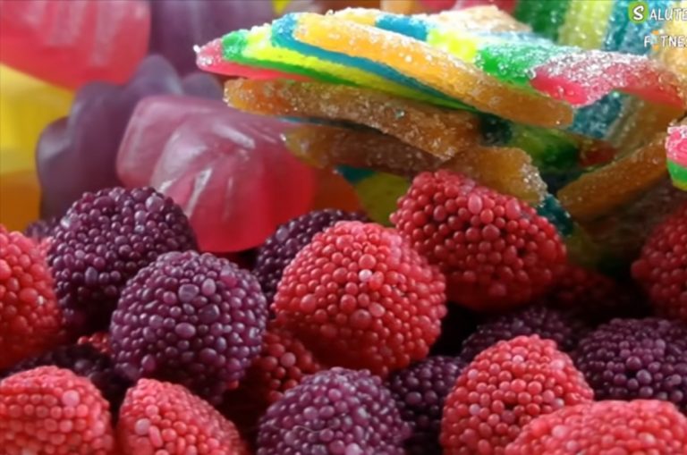 Sanguinamento gengivale, masticare caramelle gommose può rappresentare la soluzione ideale: i risultati di una ricerca