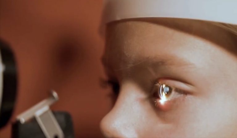 Una equipe di medici cinesi affida la gestione di una clinica oculistica all’IA: ecco i risultati