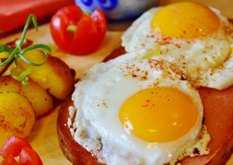 Le uova possono garantire la longevità? Ecco la tesi di un esperto nutrizionista
