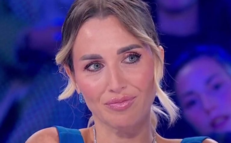 Nicole, chi è la concorrente della Liguria: il commovente ricordo dei nonni e la grande vincita con il “Pacco nero”